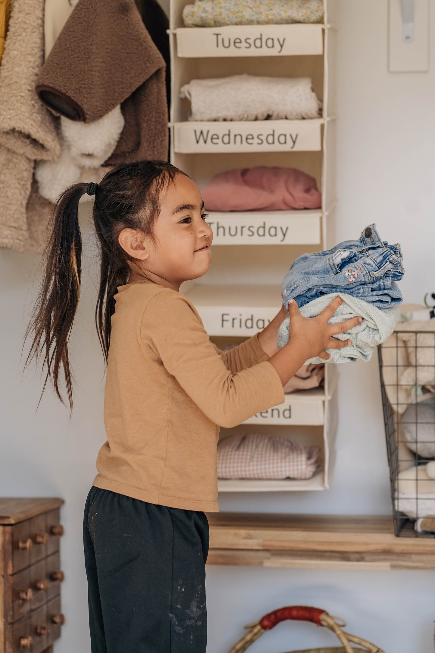 Weekly Linen Clothes Organizer